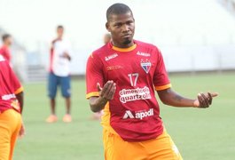 Atacante do CRB é flagrado pela Lei Seca dirigindo embriagado