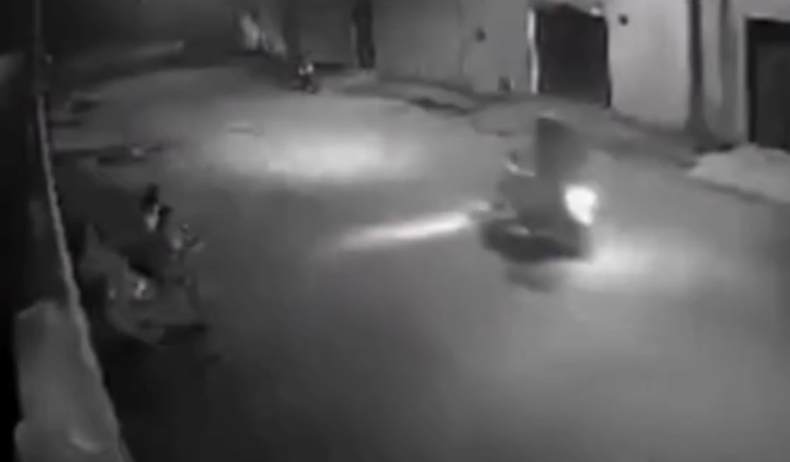 Veja o momento em que dupla é baleada durante tentativa de assalto em União dos Palmares