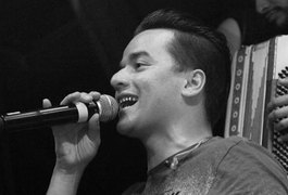 Cantor sertanejo Yago, dupla com Santhiago, morre aos 29 anos