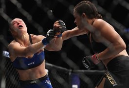 Amanda não toma conhecimento e massacra Ronda em 48 segundos