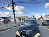 Colisão entre Classic e Polo deixa danos materiais em cruzamento no bairro São Luiz, em Arapiraca