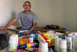 Pedreiro faz pichação na própria casa com apelo para vender imóvel e pagar cirurgia: 'Pedido de socorro'