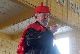 Em Arapiraca, Lula é homenageado com mais um título Honoris Causa