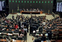 Deputados alagoanos a favor e contra o impeachment se inscrevem para debates