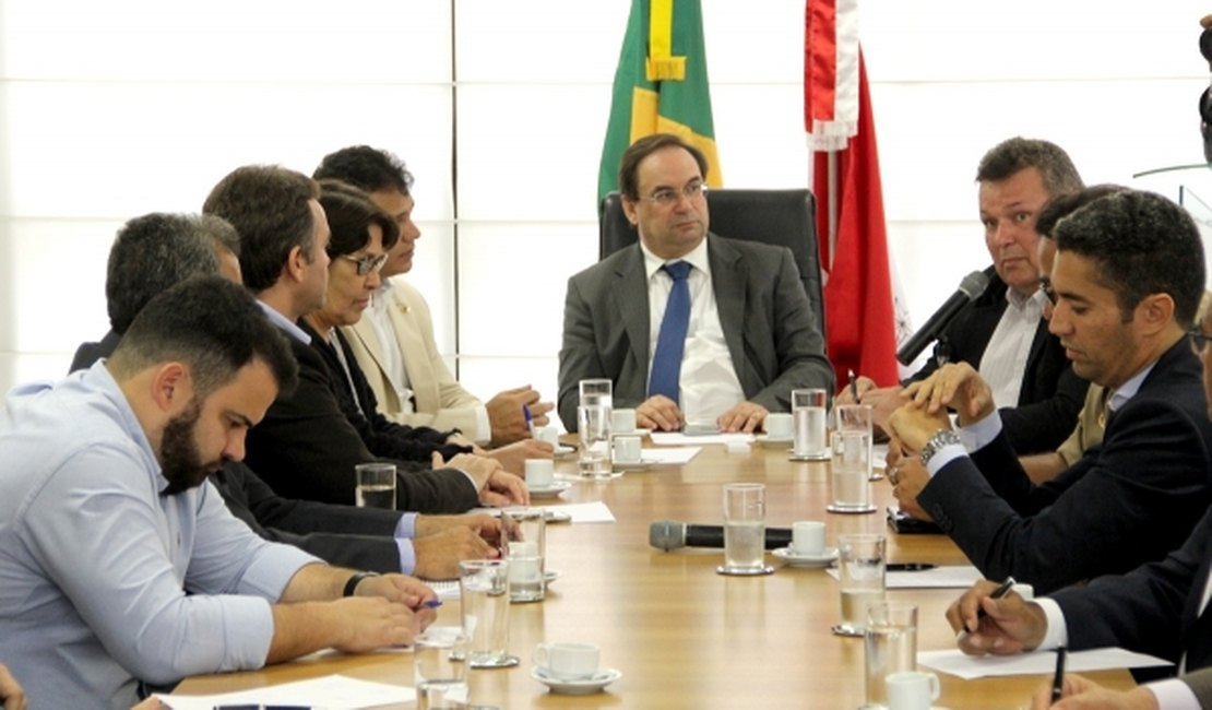 Luciano Barbosa anuncia mais investimentos para a região Agreste