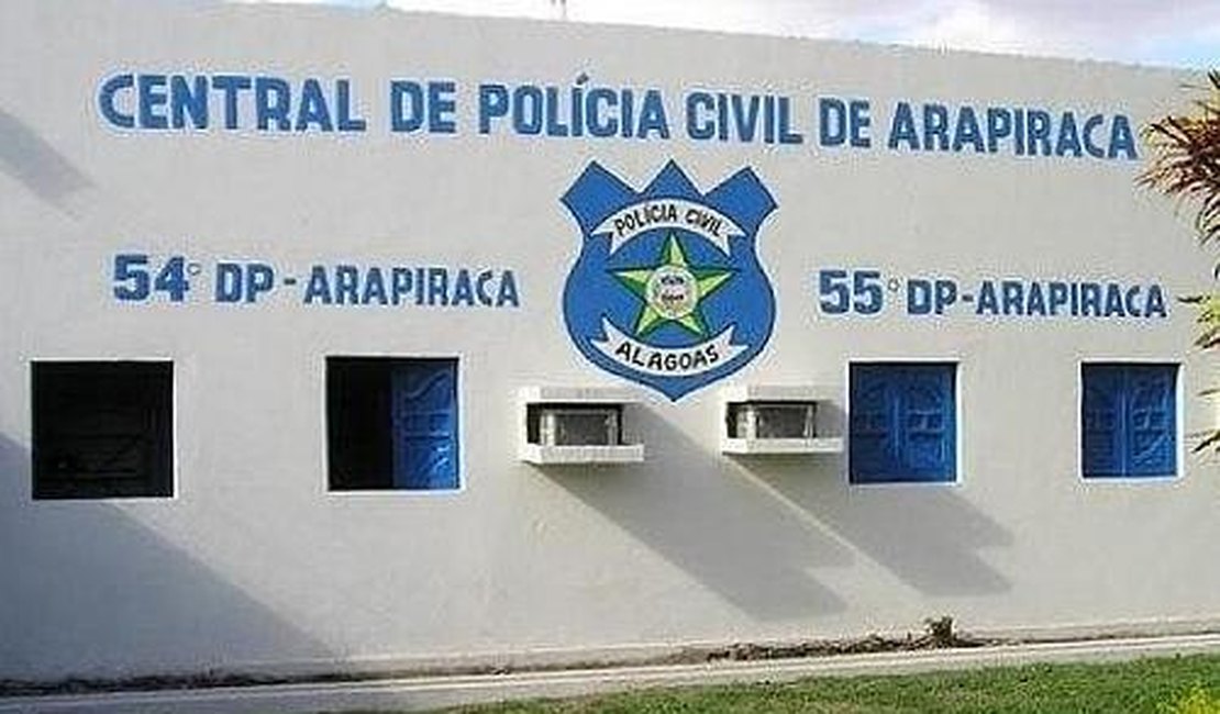 Dupla é detida por populares e presa ao tentar assaltar motoboy, em Arapiraca