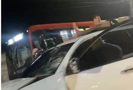 Ciclista morre ao ser atingido por carro, na Avenida Durval de Góes Monteiro, em Maceió; assista