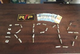 Adolescente é apreendido com cerca de 30 bombinhas de maconha em Arapiraca
