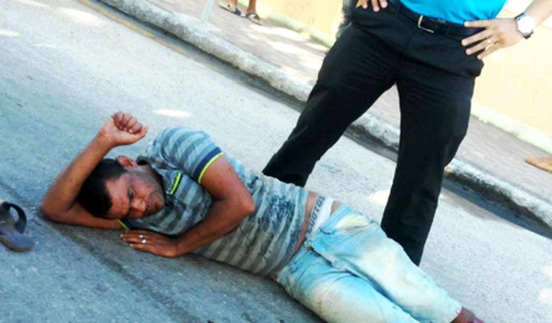 Homem fica ferido após ser atropelado por caminhão ao atravessar rua em Arapiraca