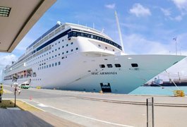 Oito turistas que estavam em cruzeiro recebem atendimento médico após desembarque no Porto de Maceió