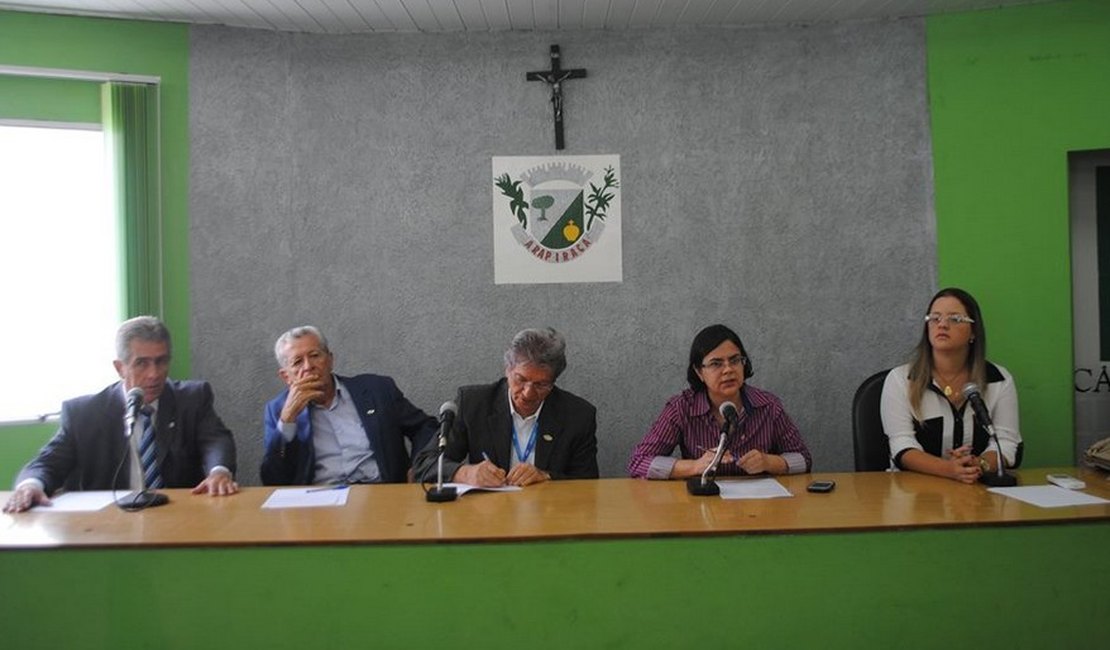 Reitoria do Cesmac apresenta projeto de construção de faculdade em Arapiraca para vereadores