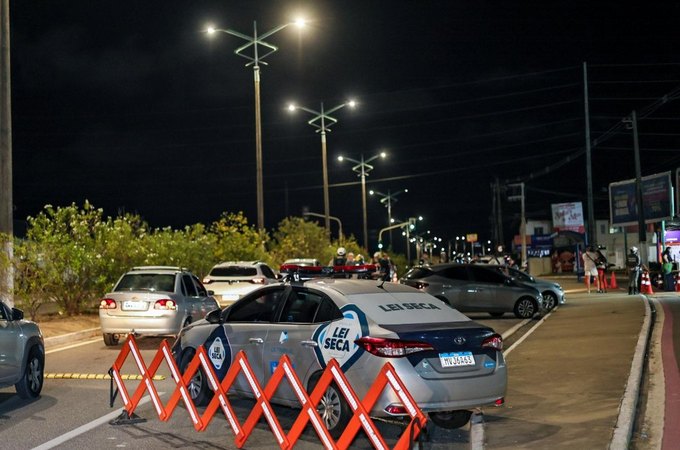 Polícia prende 16 condutores alcoolizados no final de semana de prévias