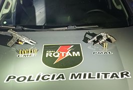Polícia Militar prende casal com armas de fogo após abordagem no Tabuleiro, em Maceió