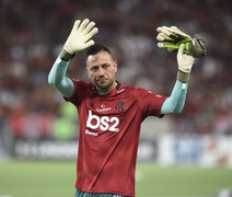 Flamengo abre conversas por renovação de contrato com o goleiro Diego Alves