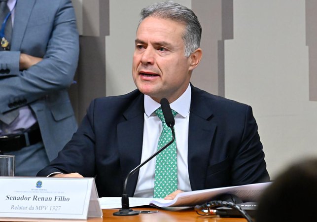 Com relatório de Renan Filho, comissão aprova renovação gratuita da CNH