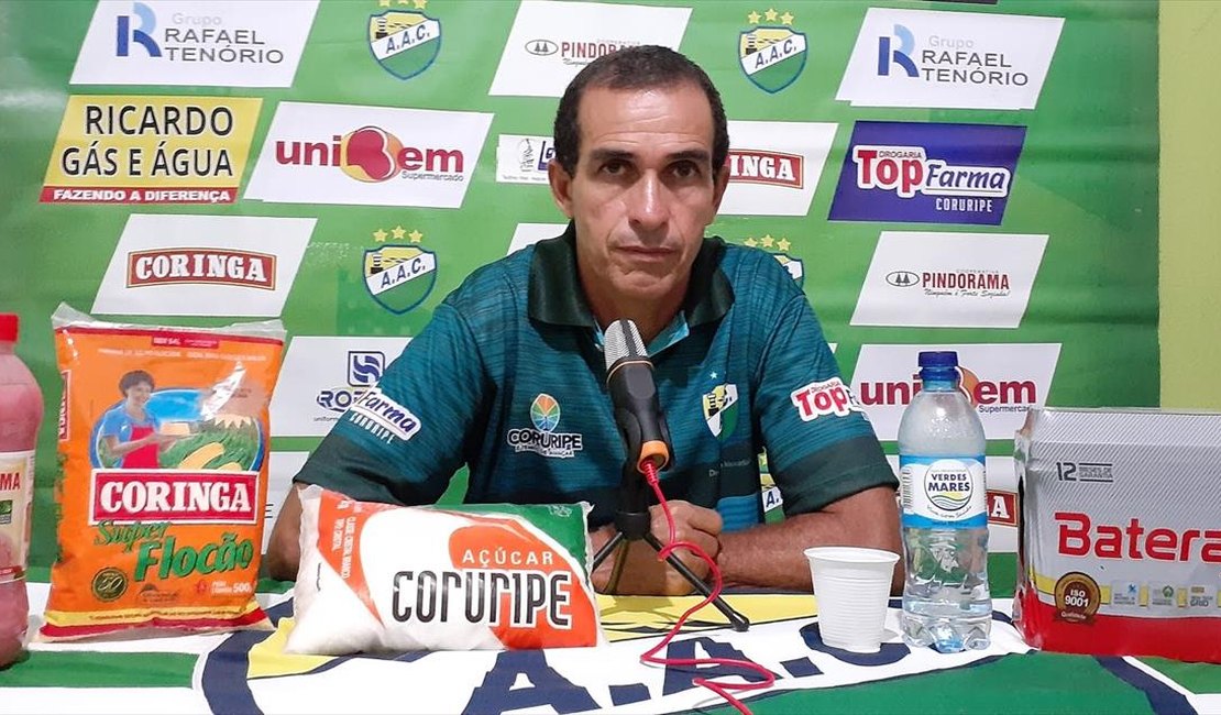 Coruripe perde treinador e nove jogadores antes da estreia contra o CRB no estadual