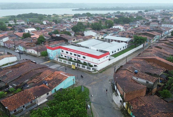 Mesmo com volume de chuvas em Penedo durante o mês de junho bem acima ao do mesmo período no ano passado, cidade suporta bem o inverno