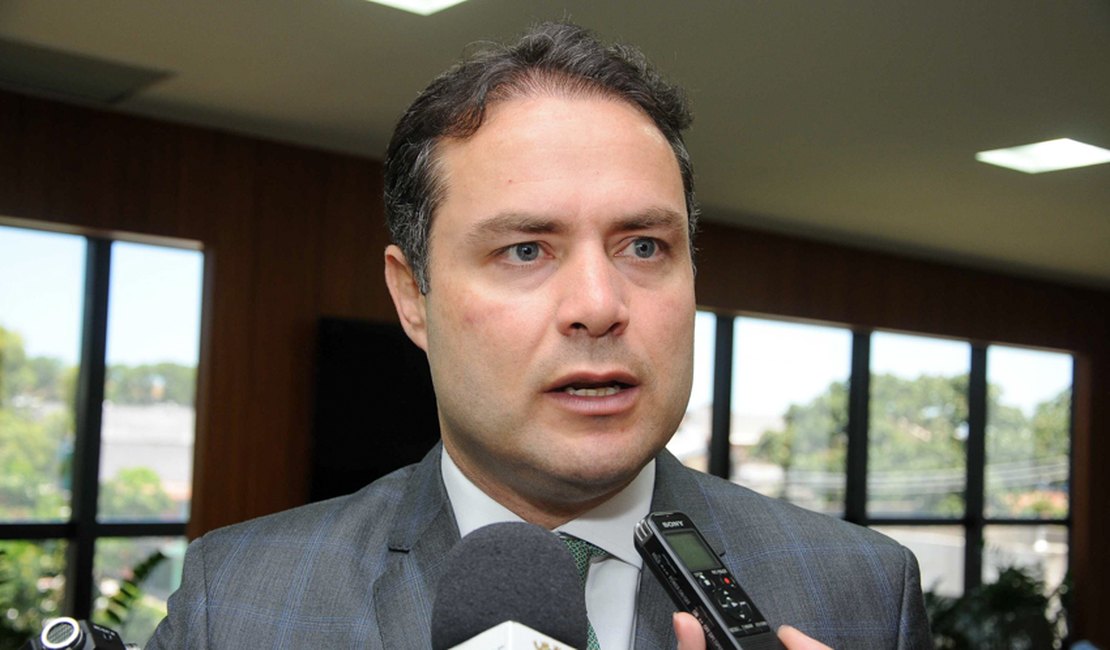 Renan Filho veta projeto de lei que reduz carga horária de pessoas que cuidam de filhos com deficiência