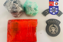 Pelopes do 3º BPM prende indivíduo de 25 anos com drogas, em Arapiraca
