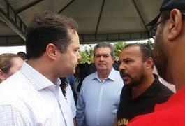 'Não podemos dar aumento pontual', diz Renan Filho sobre greve na polícia