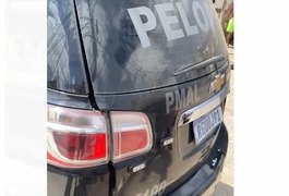 Homem é preso após dar 'cavalos de pau', atropelar pedestre e ameaçar militares, em Arapiraca