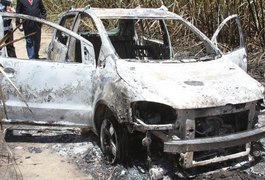 Corpos são encontrados dentro de veículo carbonizado no interior de Alagoas