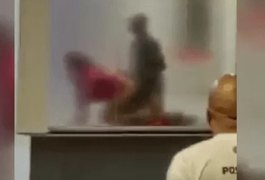 VÍDEO: Casal não se importa com quem está olhando e faz sexo dentro de agência bancária em SP