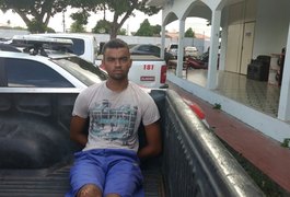 Jovem é detido com drogas no bairro Nilo Coelho, em Arapiraca