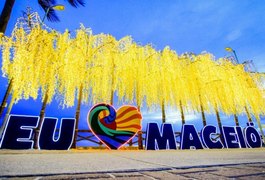 A pedido do MPE, Prefeitura de Maceió retira decoração natalina da orla