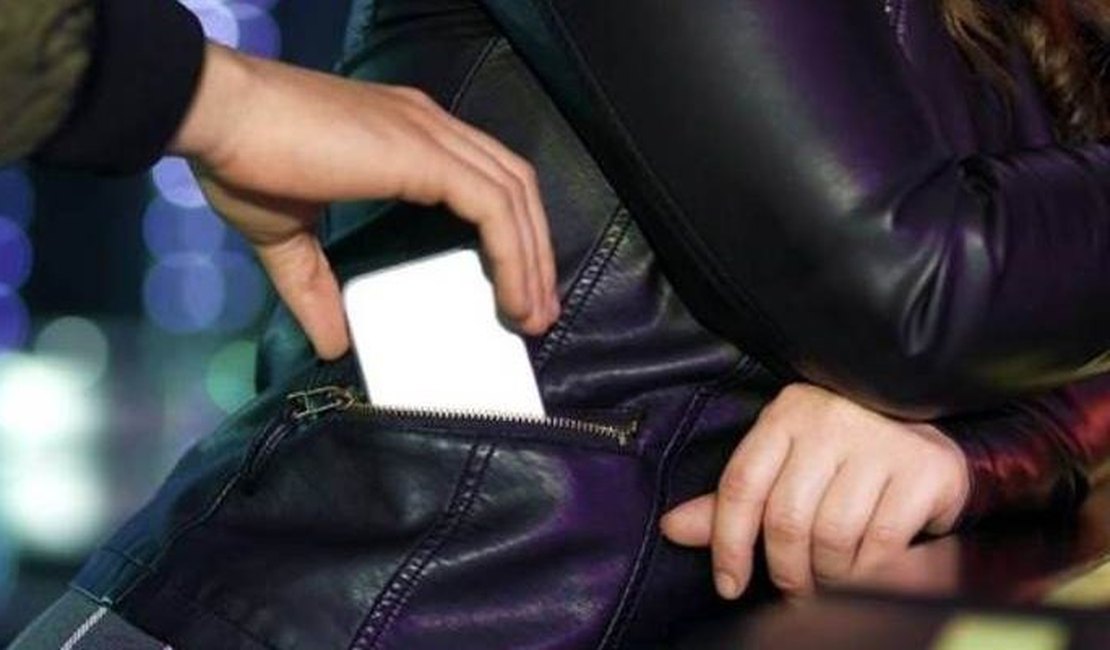 Ladrão 'faz a festa' e furta 10 celulares durante shows de Emancipação de Porto Calvo