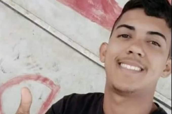 Jovem é assassinado a tiros dentro de carro durante festa na Vila Bananeiras