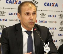 Funcionária de hotel diz que técnico se esfregou nela e tentou beijá-la à força