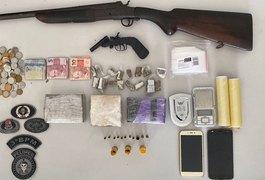 Ação policial prende homem por tráfico de drogas e porte ilegal de arma de fogo, em Arapiraca