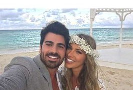 Ex-BBB's Adriana Sant'Anna e Rodrigão se casam no Caribe