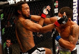 Brasileiro Rafael dos Anjos se supera e nocauteia Ben Henderson