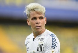 Santos anuncia retorno do venezuelano Soteldo