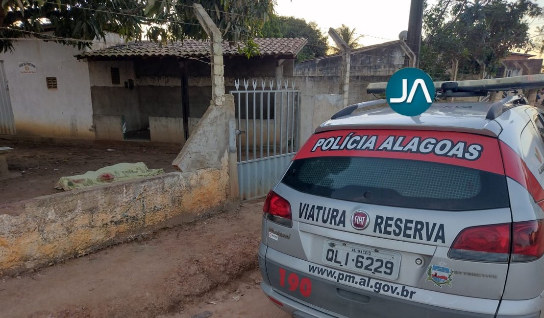 VÍDEO. Sentado embaixo de mangueira, homem é executado na zona rural de Feira Grande