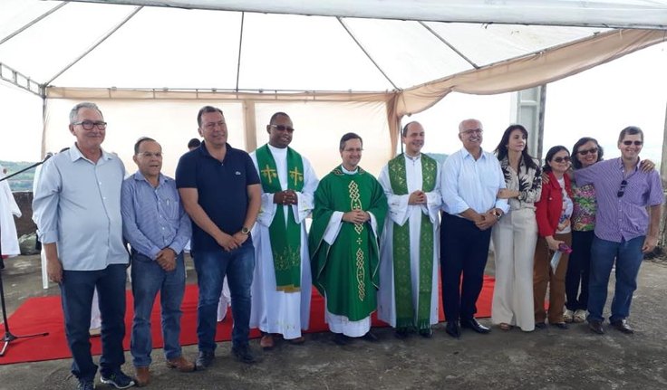 Fabiano Leão e Rogério Teófilo prestigiam 1ª Missa no Santuário da Santa Cruz