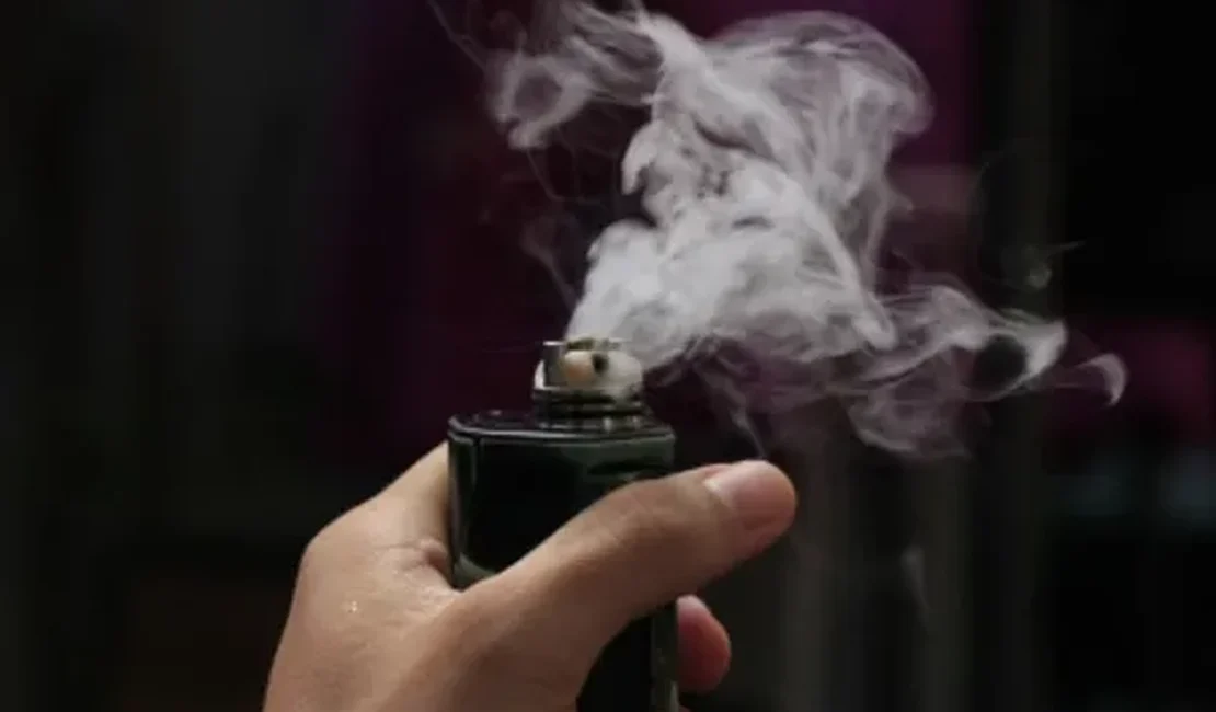 Adolescente de 16 anos sofre colapso pulmonar por uso de vape