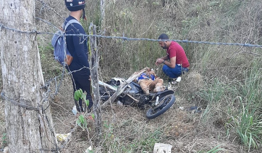 Motociclista fica ferido após saída de pista na zona rural de Arapiraca