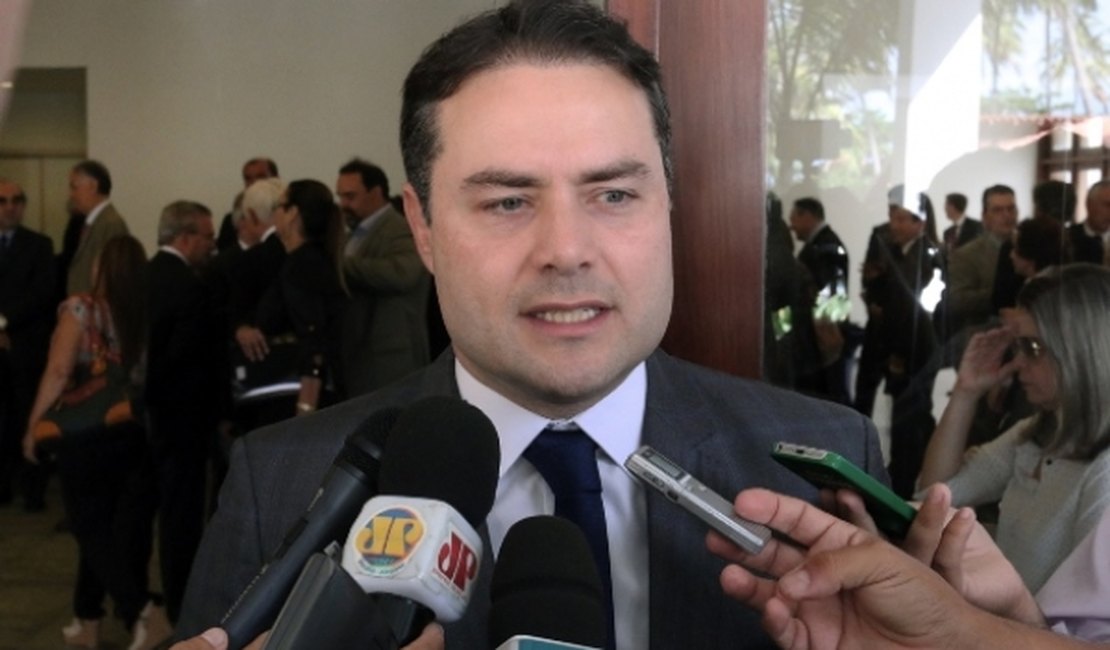 Renan Filho busca, em Brasília, início das obras do trecho 5 do Canal do Sertão