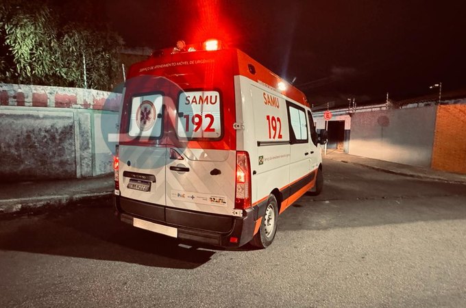 Jovem fica ferida após colisão entre ciclomotor e motocicleta em Arapiraca