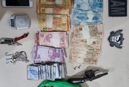 Casal envolvido com tráfico de drogas é preso no Mercado Público de Arapiraca com quase R$ 3 mil