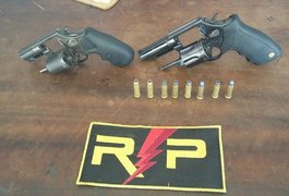 Adolescentes são apreendidos com armas de fogo e moto roubada em Arapiraca