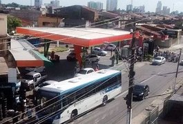 Motociclista morre após colidir com ônibus em Maceió