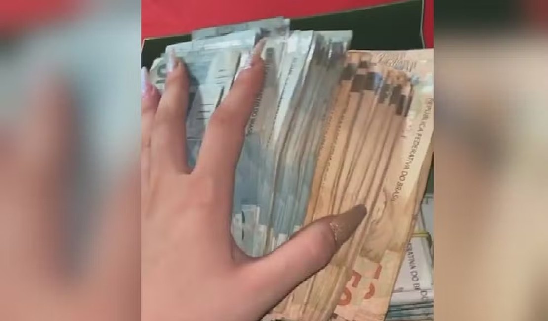 Influenciadora faz vídeo mostrando R$ 12 mil dentro de caixa e tem casa roubada