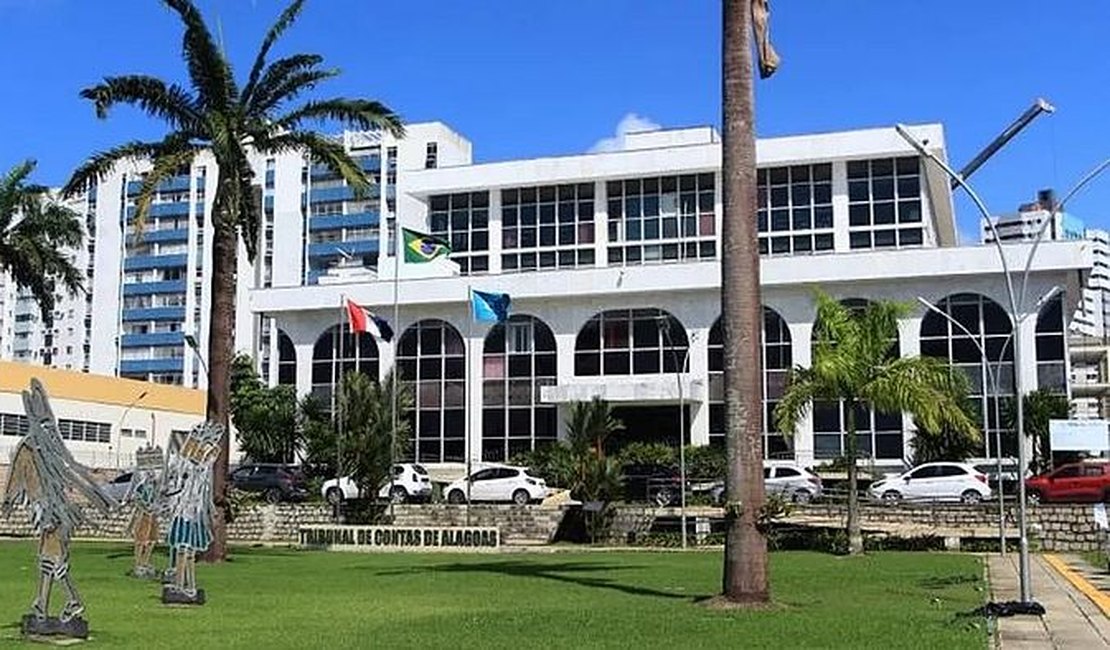 Tribunal de Contas anuncia concurso para 32 vagas e salário de R$ 7 mil em Alagoas