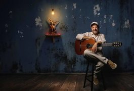 Cantor e compositor João Bosco completa 80 anos