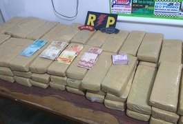 Mulher é presa com 84 tabletes de maconha em Santana do Ipanema