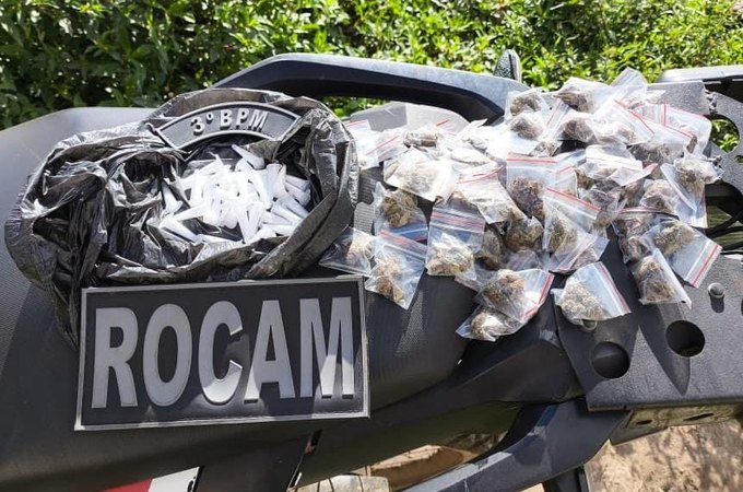 ROCAM prende suspeito por tráfico de drogas após tentativa de fuga no Conjunto Frei Damião, em Arapiraca